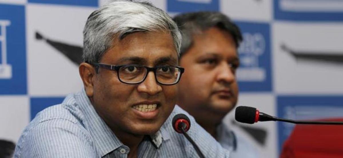 AAP leader Ashutosh rakes up snooping case against Modi, Shah