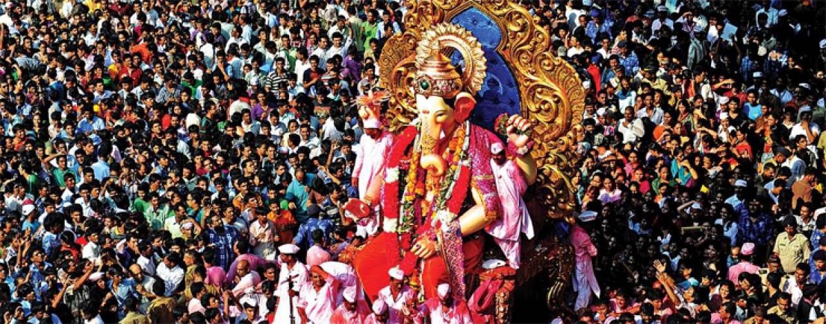 Mumbai soaks in Janmashtami celebrations