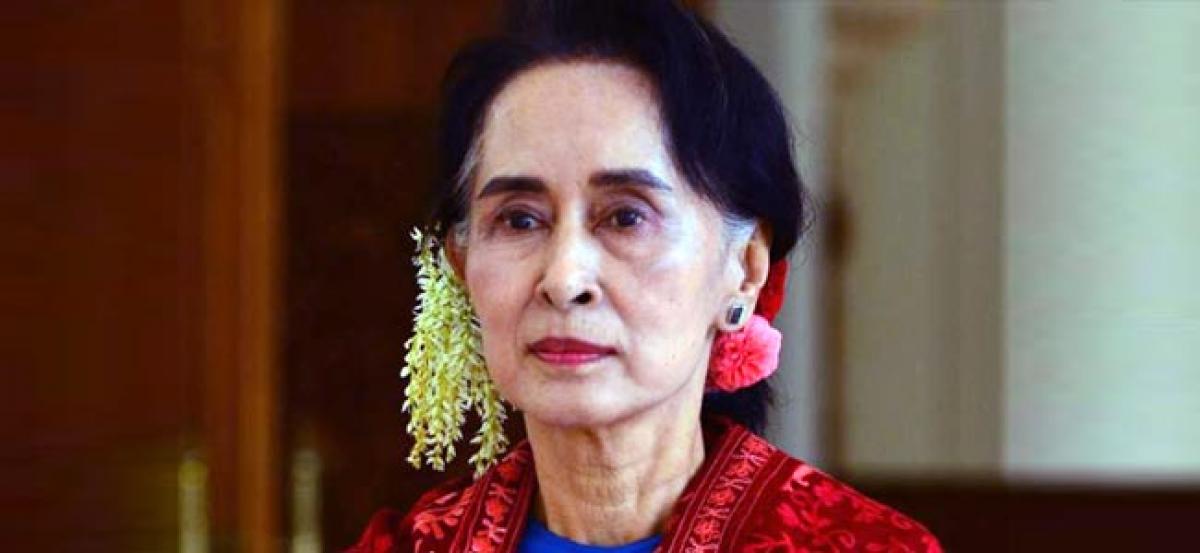 Myanmar Foreign Minister Aung Sang Suu Kyi leaves for India visit