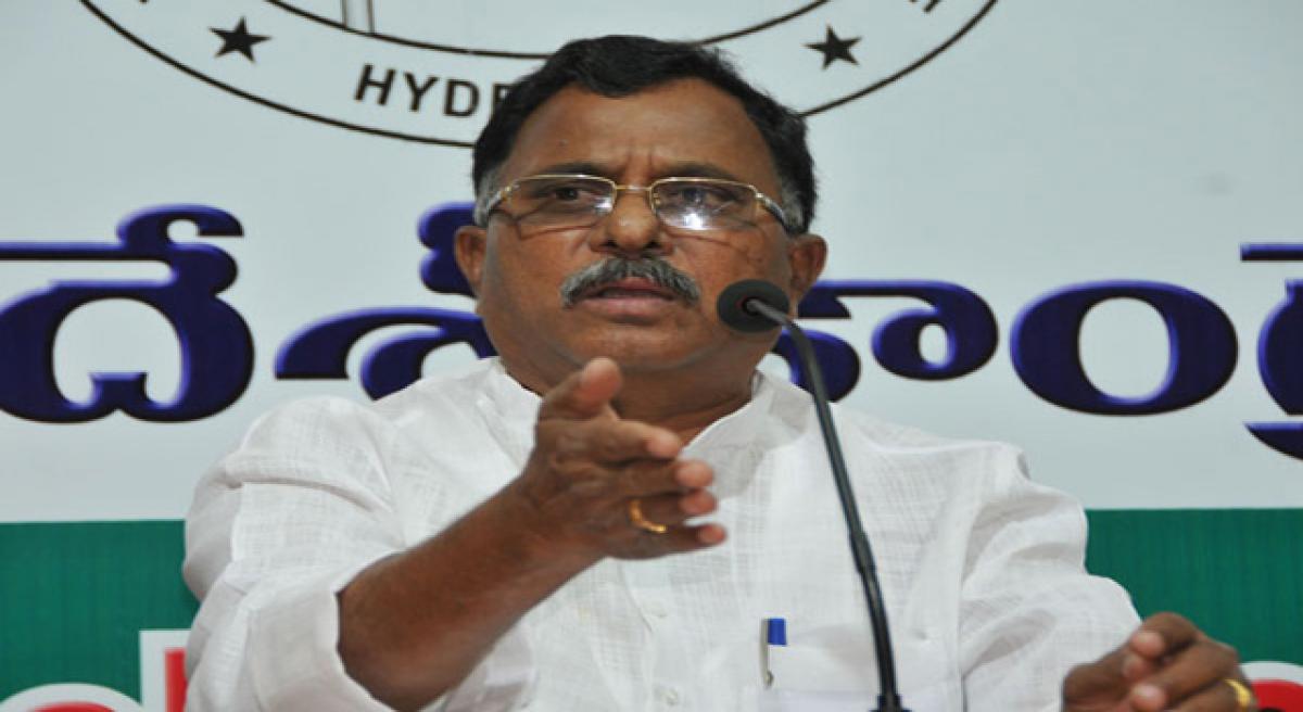 Congress throws down gauntlet to TRS govt