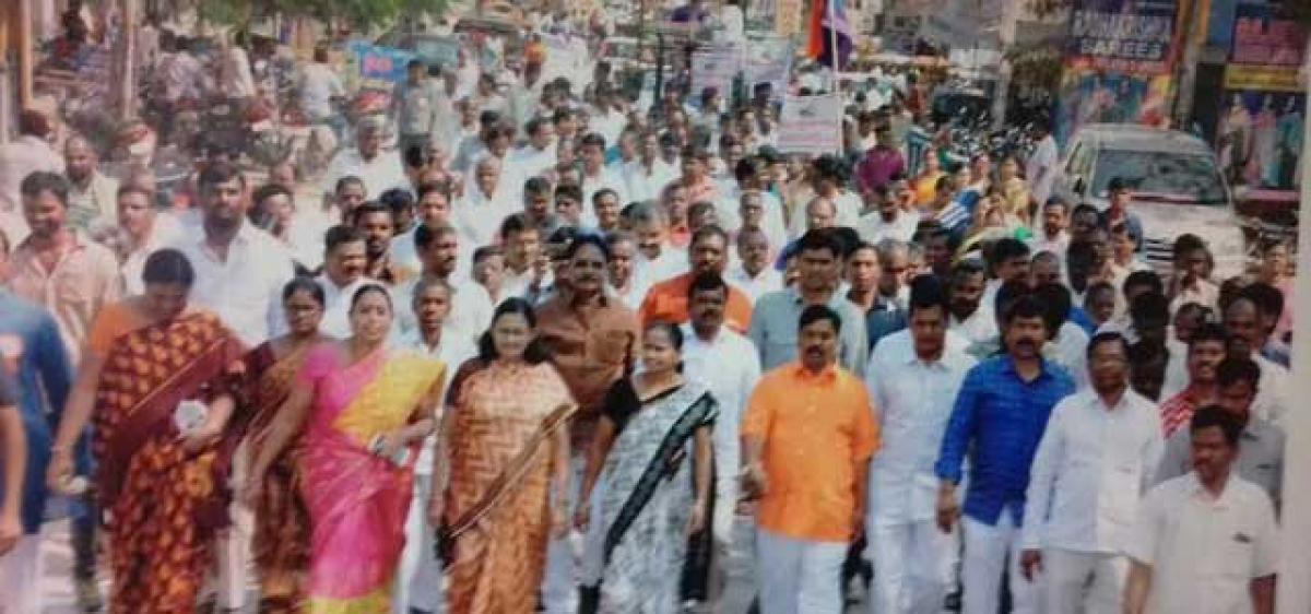 Handloom walk held in Pochampalli