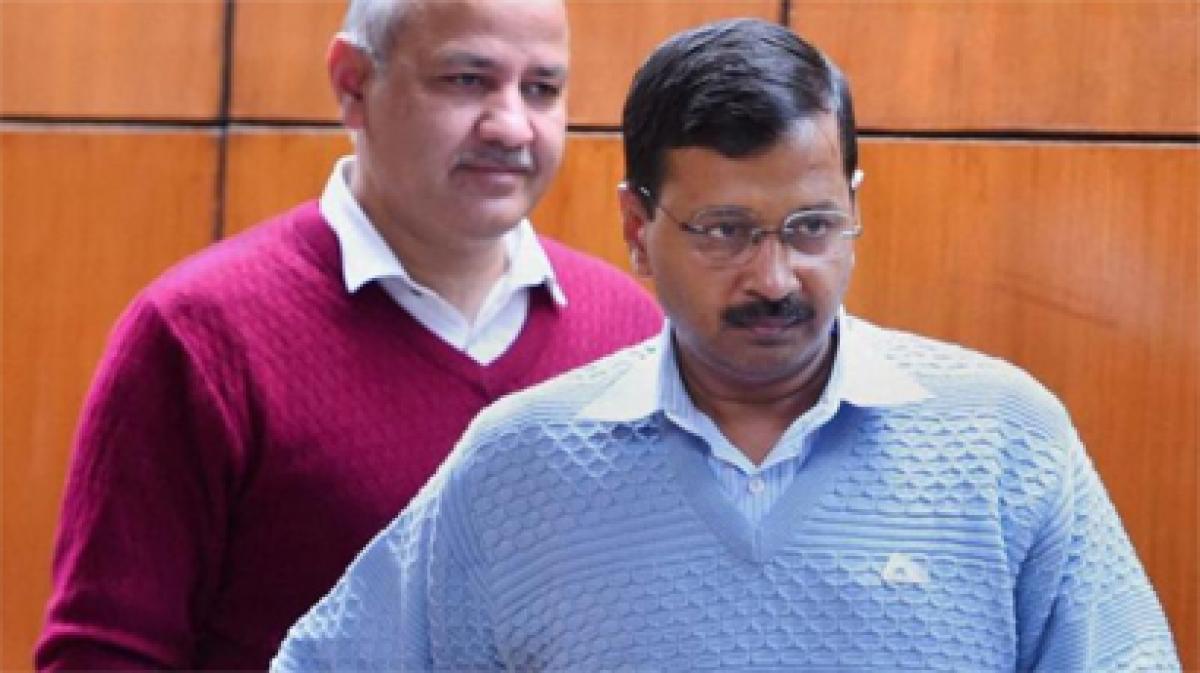 Kejriwal demands azadi from interferences of Lt Governor, Centre