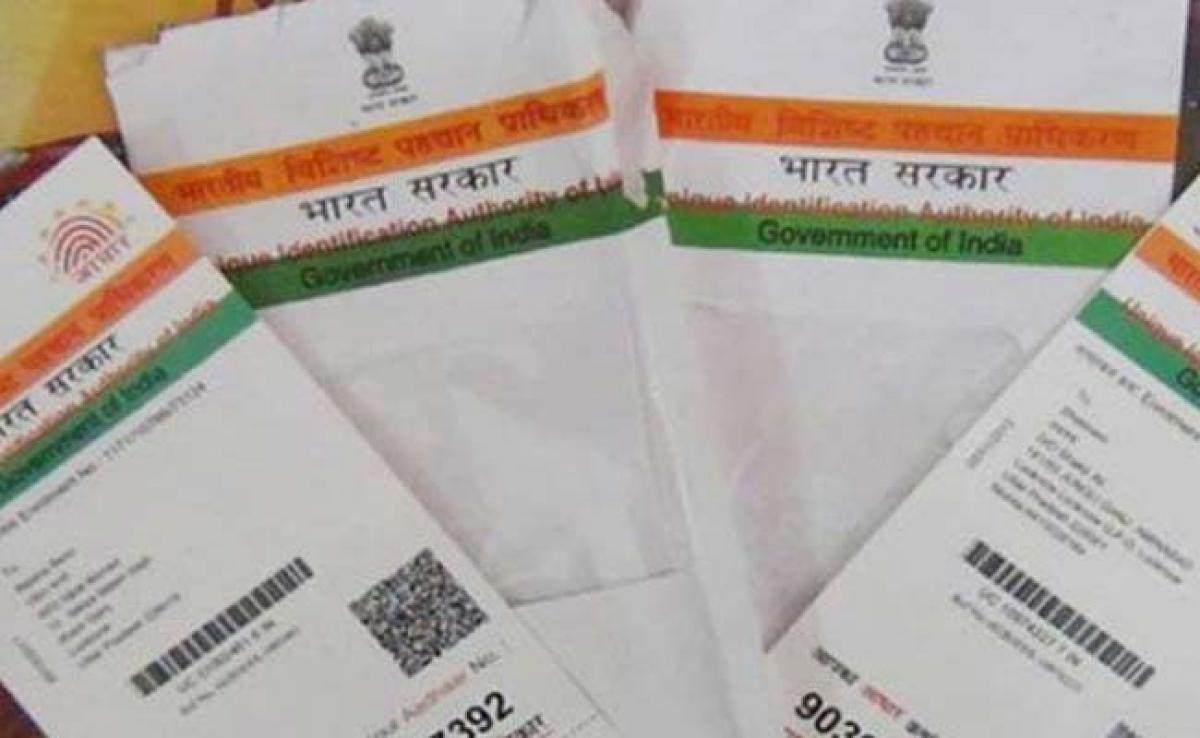 Aadhar mandatory for online certificates: Parrikar