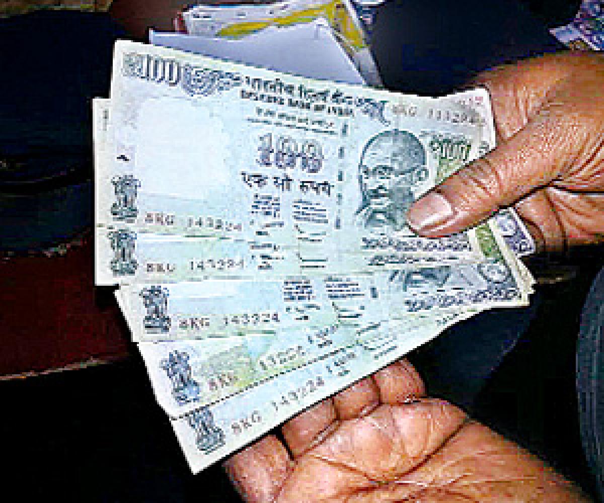 Fake `100 notes seized; one held