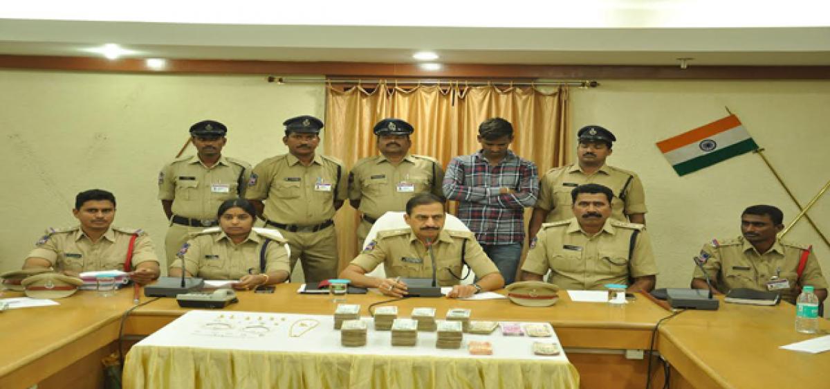 Police crack Choppdandi theft case