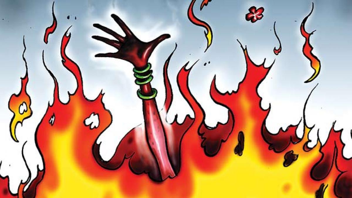 Married woman sets herself ablaze over in-laws torture; condition critical