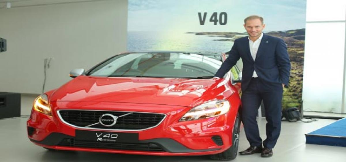 Volvo V40 gets facelift