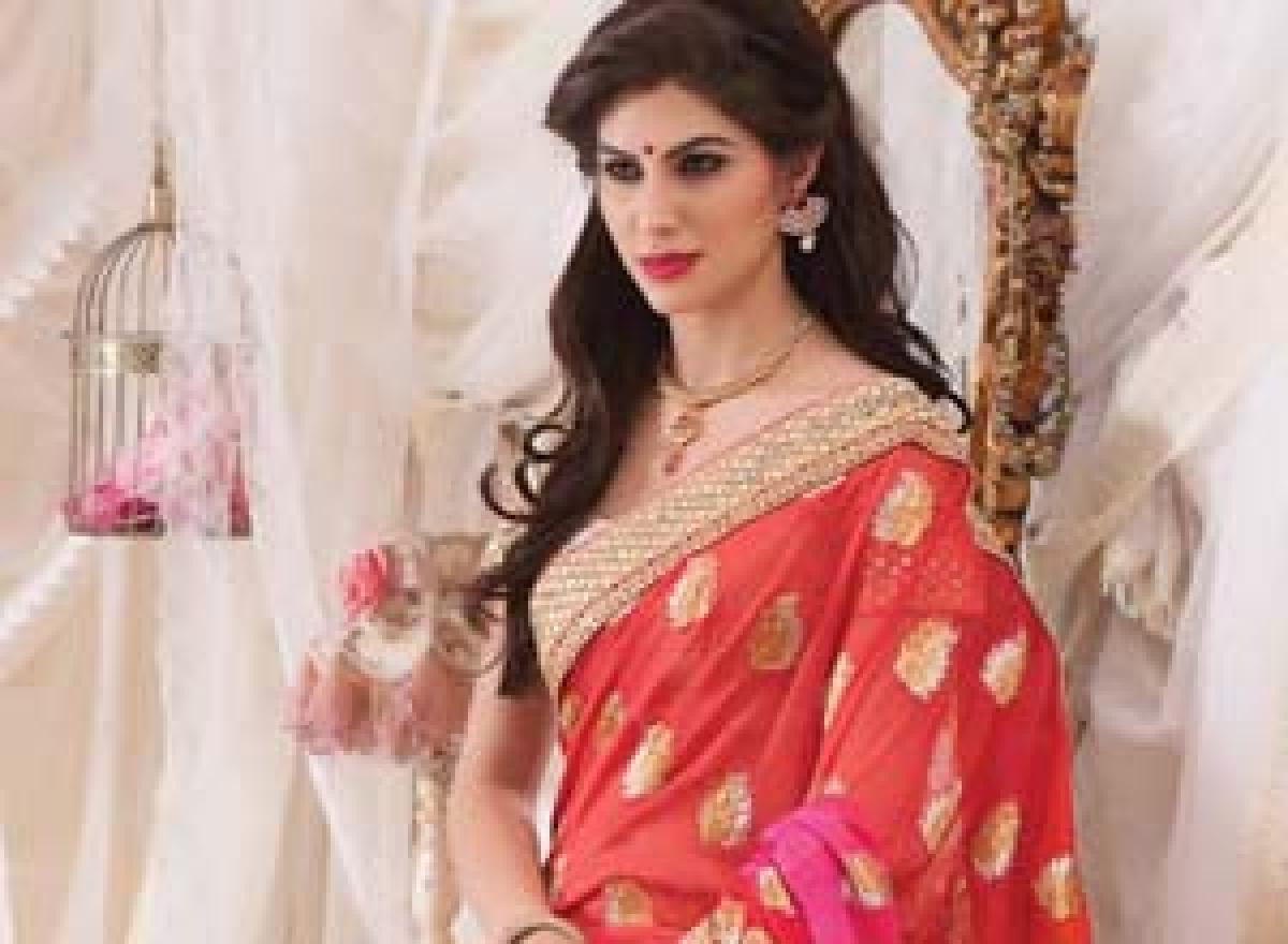Choose right sari fabric for summer