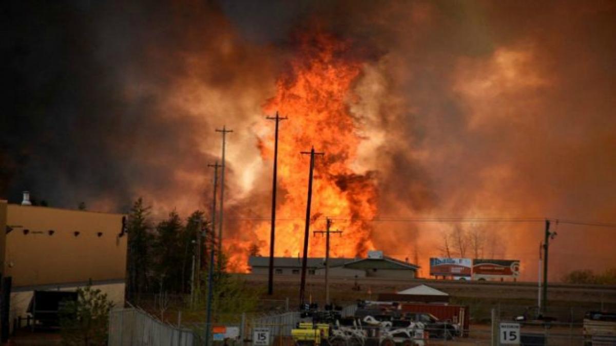 Canadian wildfire: Already 2400 houses destroyed, still burning out of control