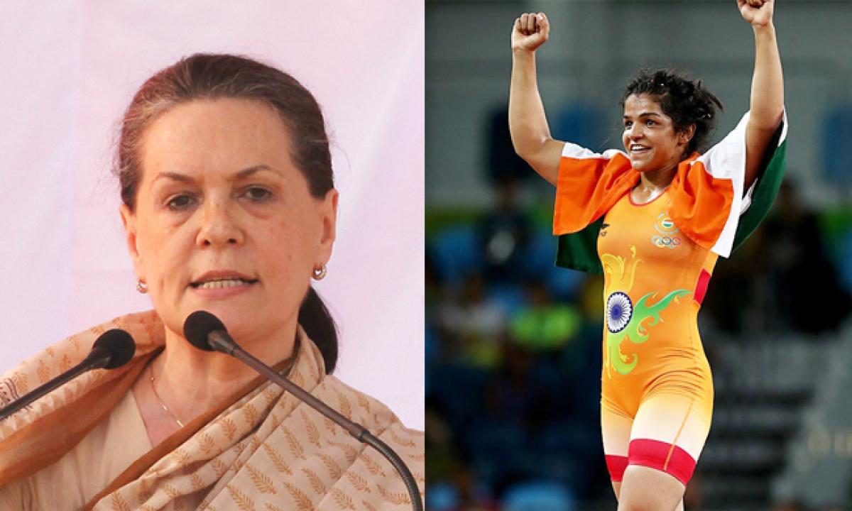 A moment of pride and honour for India: Sonia on Sakshi Malik feat