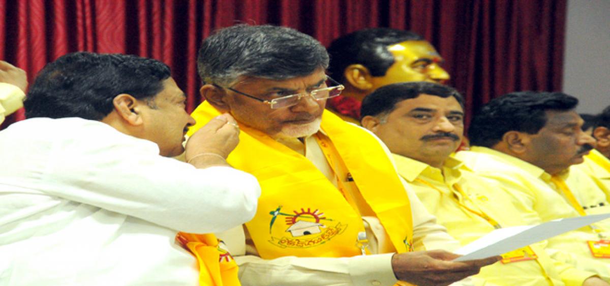 Naidu harps on tech to edge out Oppn