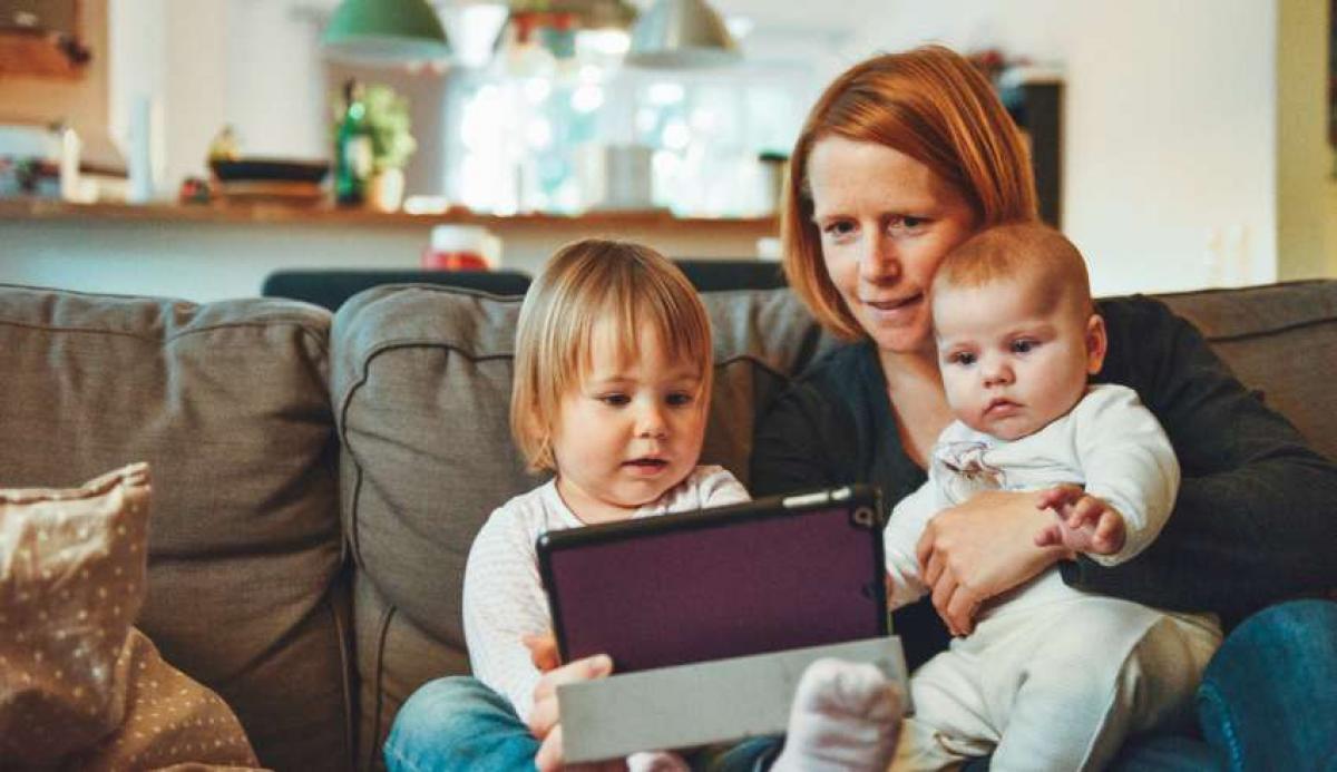 Smartphone, tablet use may up speech delay in infants