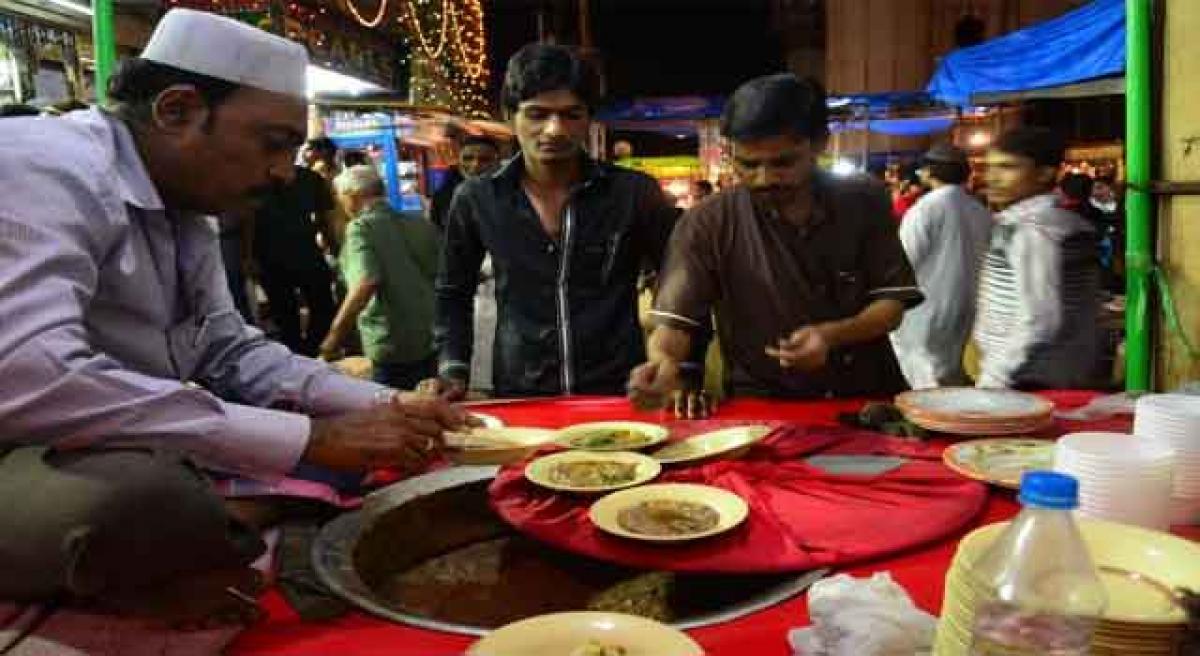 GHMC issues safety-norms for Haleem Bhattis