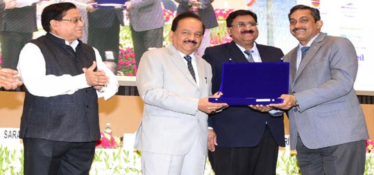 NMDC director felicitated for contribution to mining Industry