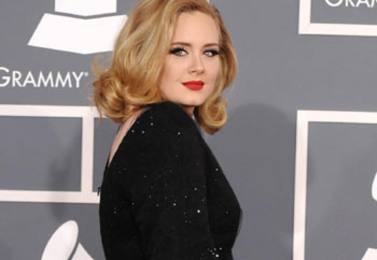 Adele continues to dominate Billboard 200