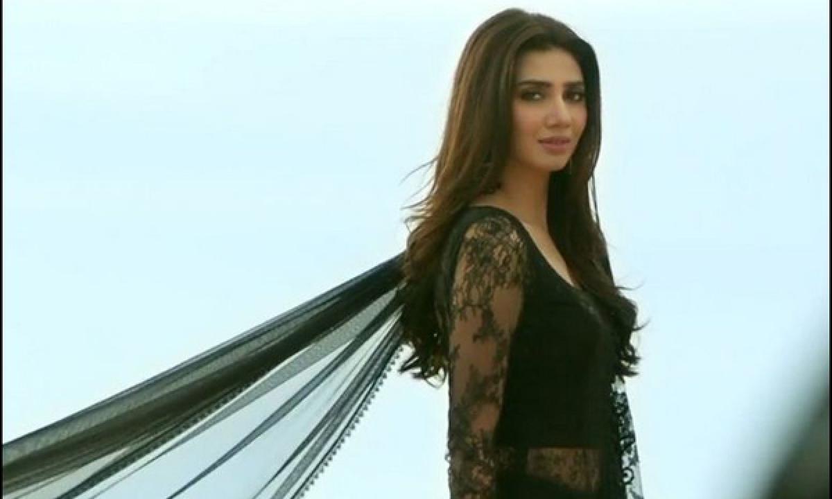 Mahira Khan Says People Are Waiting For Raees To Release In Pakistan