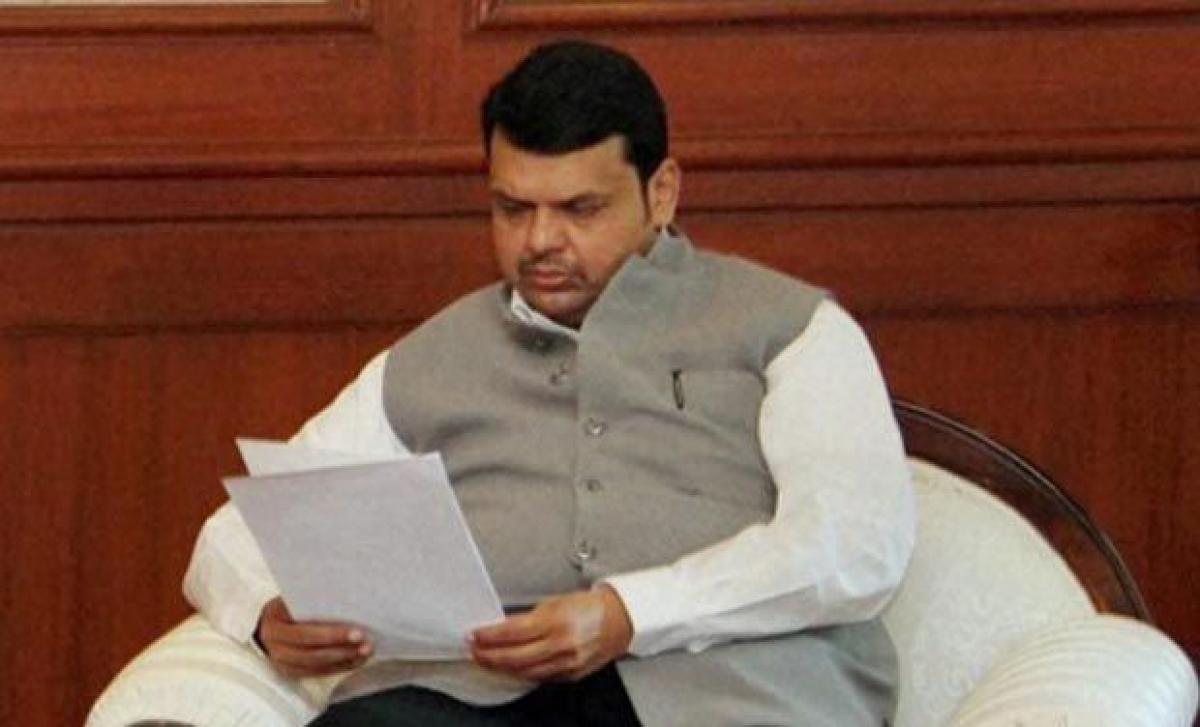 Flight delay row: Co-passengers come out in support of Devendra Fadnavis