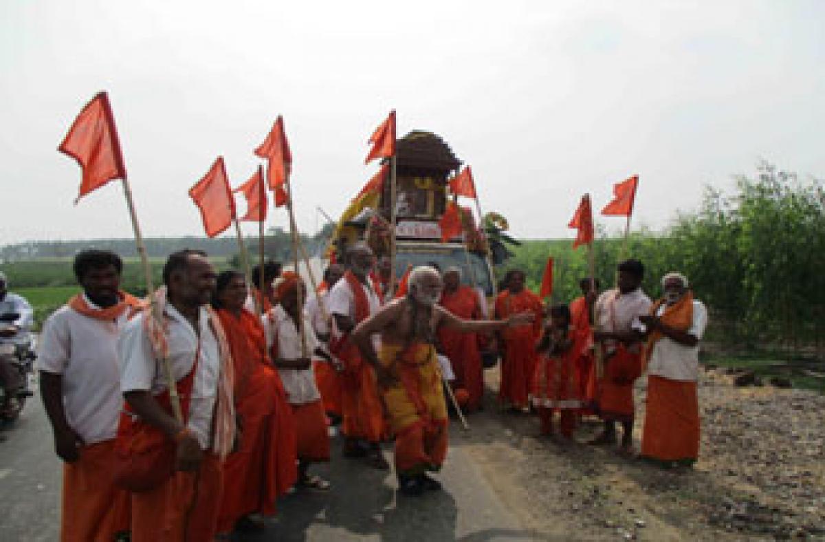 Devotees reach Bhadradri on foot