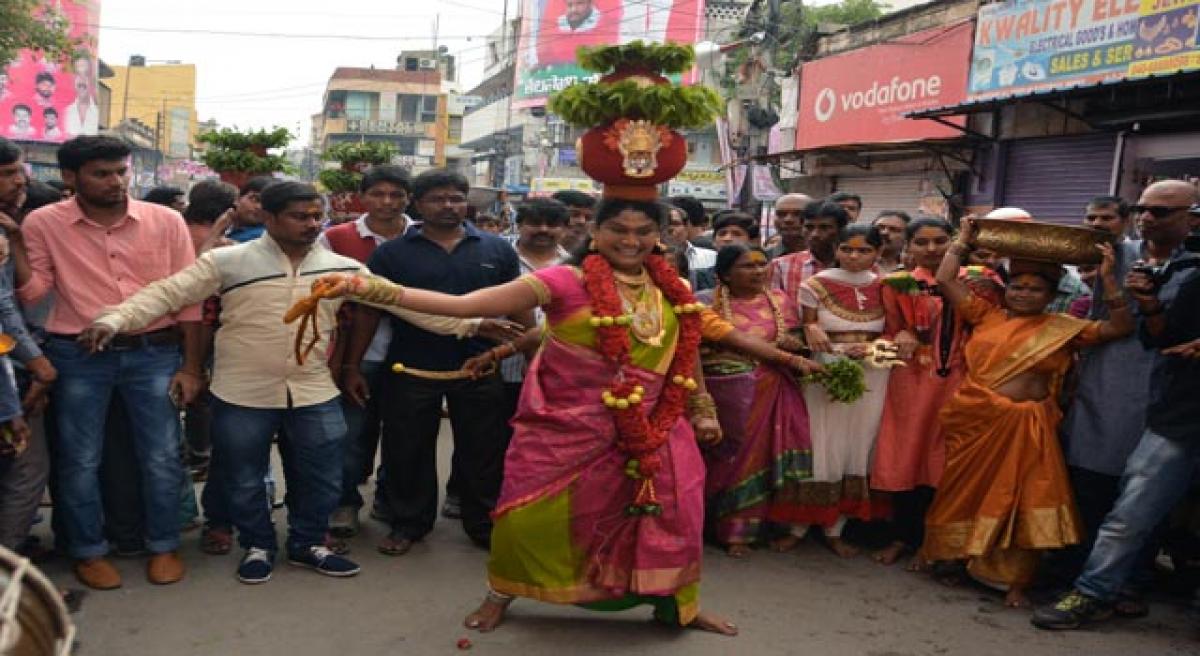 Sec’bad resonates with beats of Bonalu.