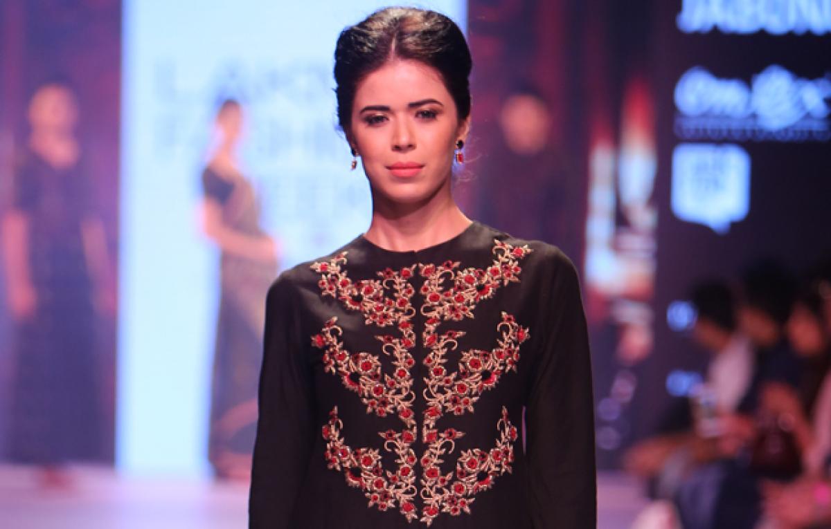 Beauty of Banaras displayed at LFW