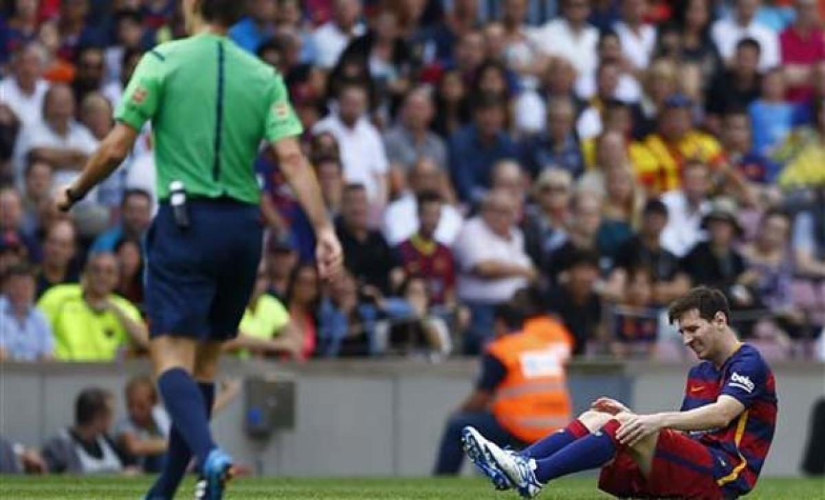 Spanish league: Lionel Messi injured, Barcelona win