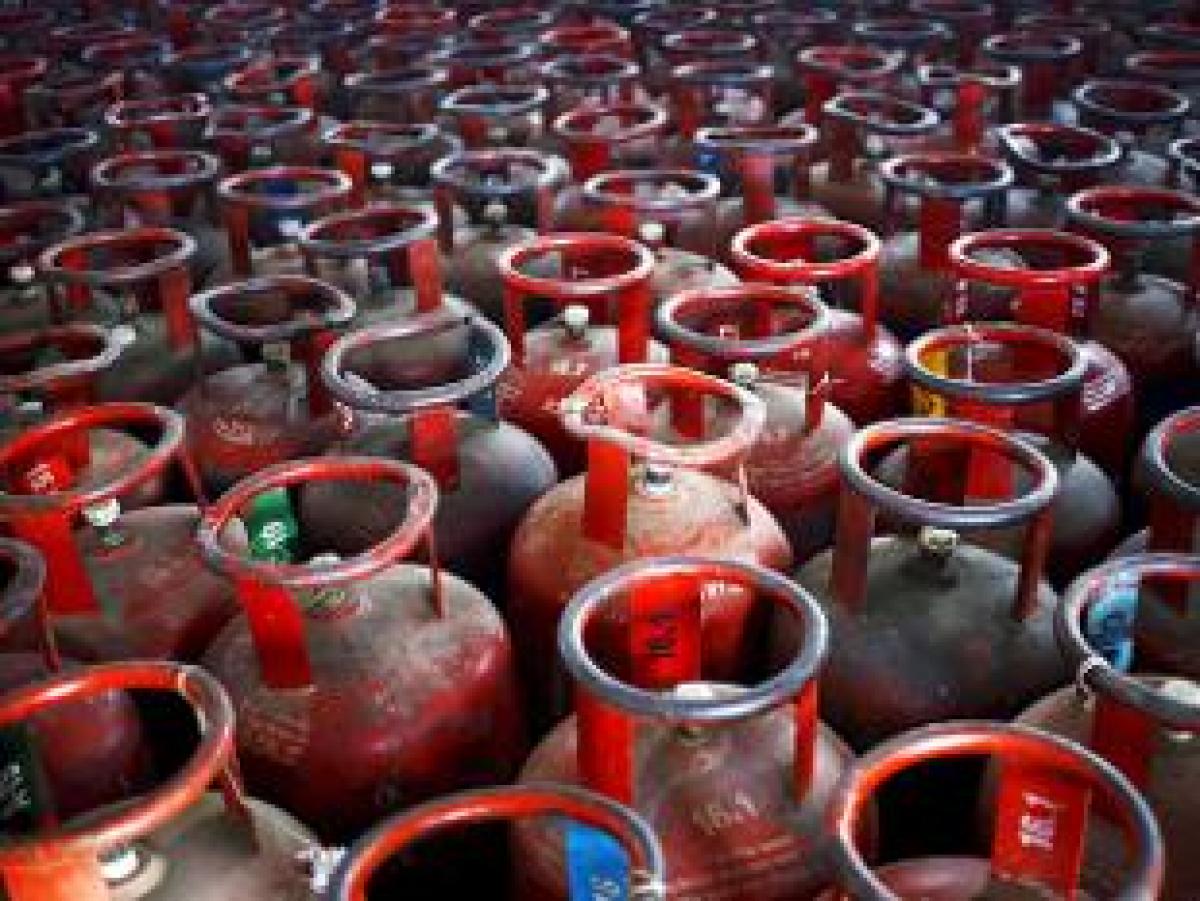 PM Modi to launch Rs. 8,000 Crore scheme for free LPG connections to poor