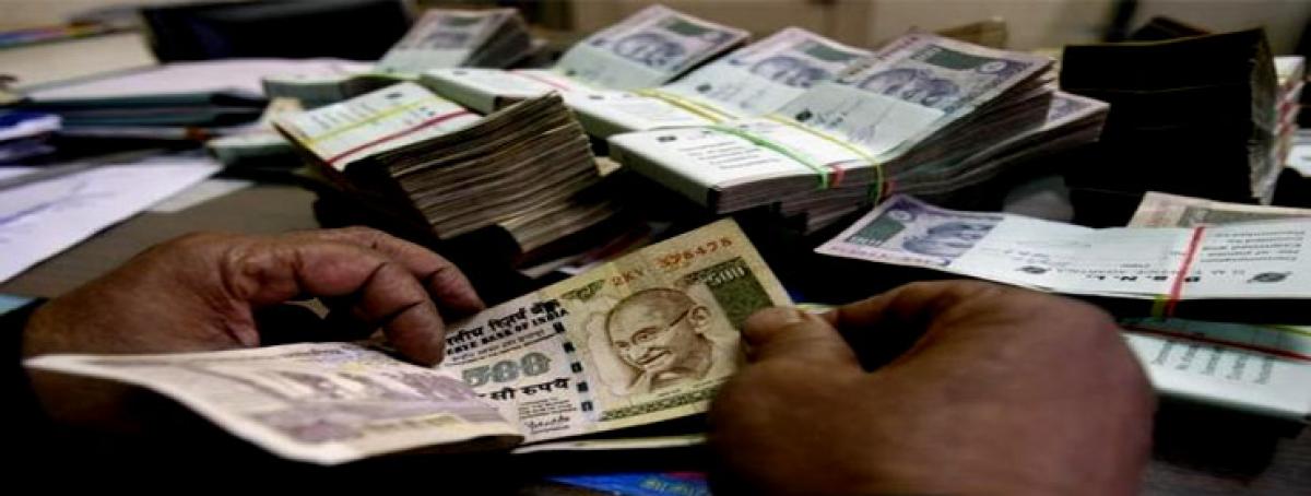 Govt pay hikes pose risk to Indias fiscal consolidation