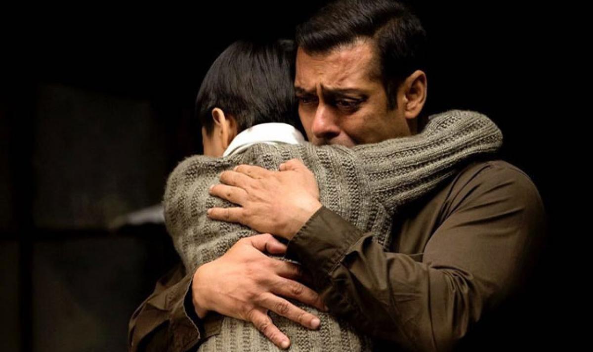 Tubelight to have Facebook cover video