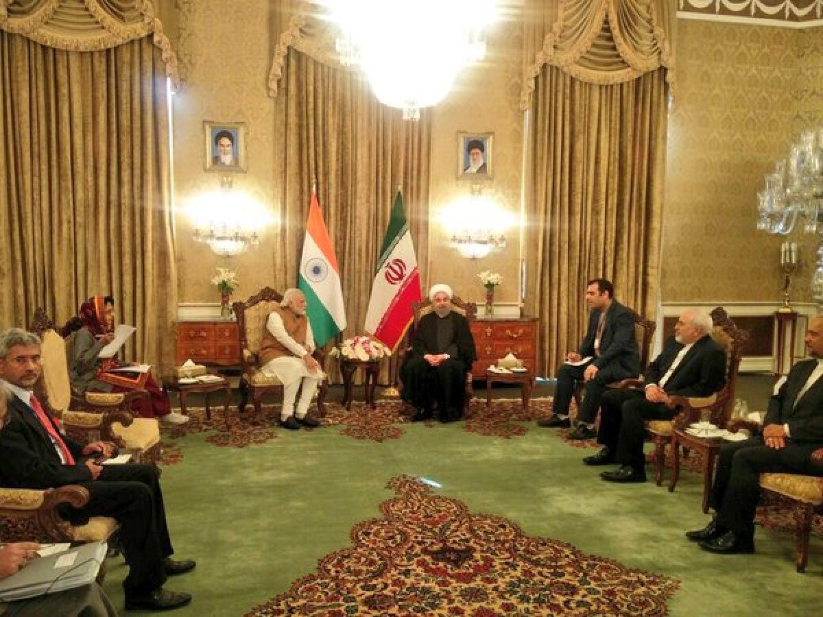 Iran accords ceremonial welcome for Indian PM Narendra Modi