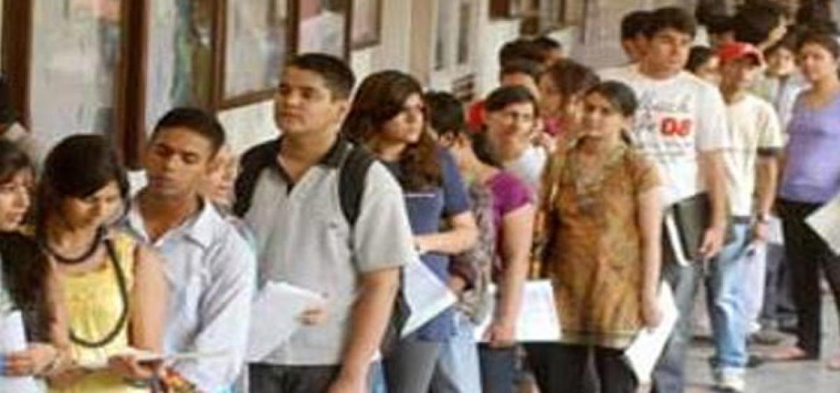 US varsities register drop in Indian student applications