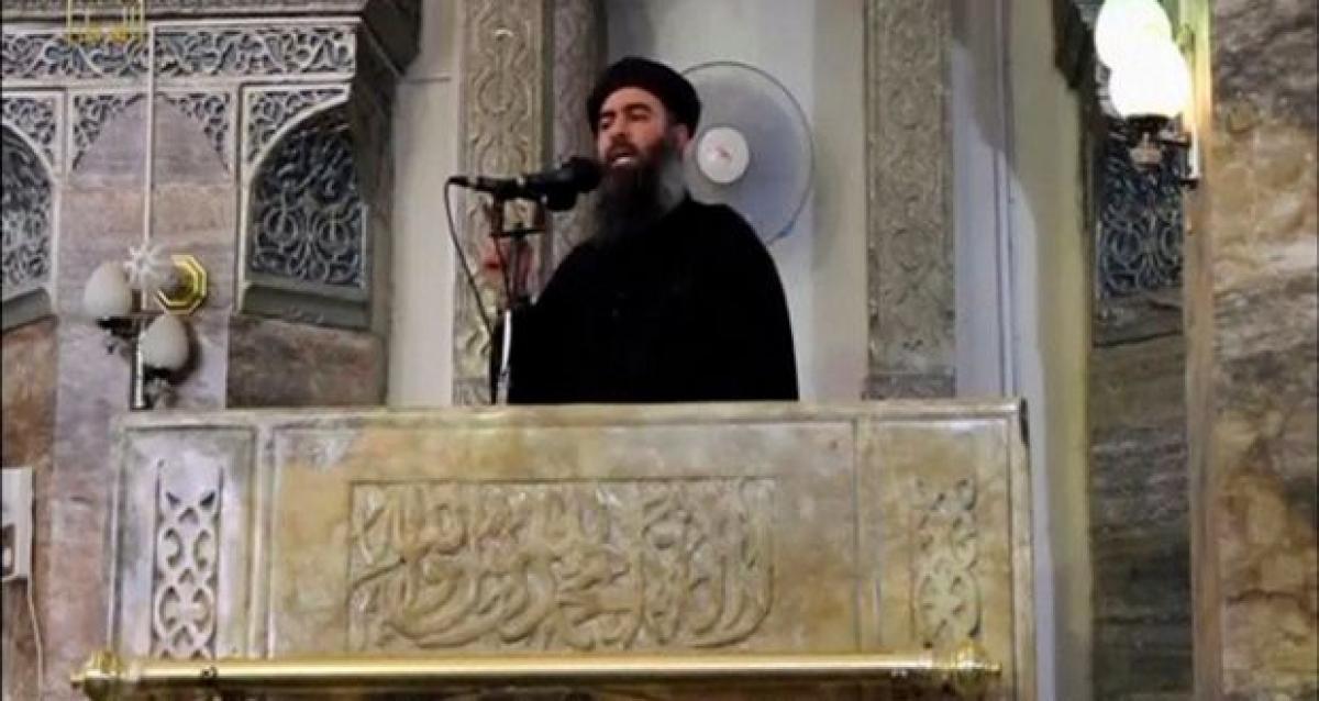 ISIS chief Abu Bakr al-Baghdadi flees Mosul, hiding in desert: officials
