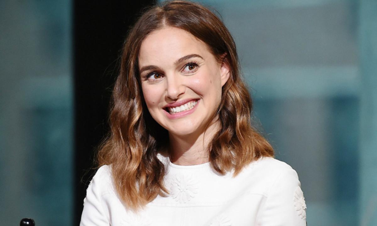 Children are good luck charms : Natalie Portman