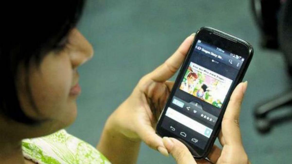 Mobile phone subscribers in India exceed one billion