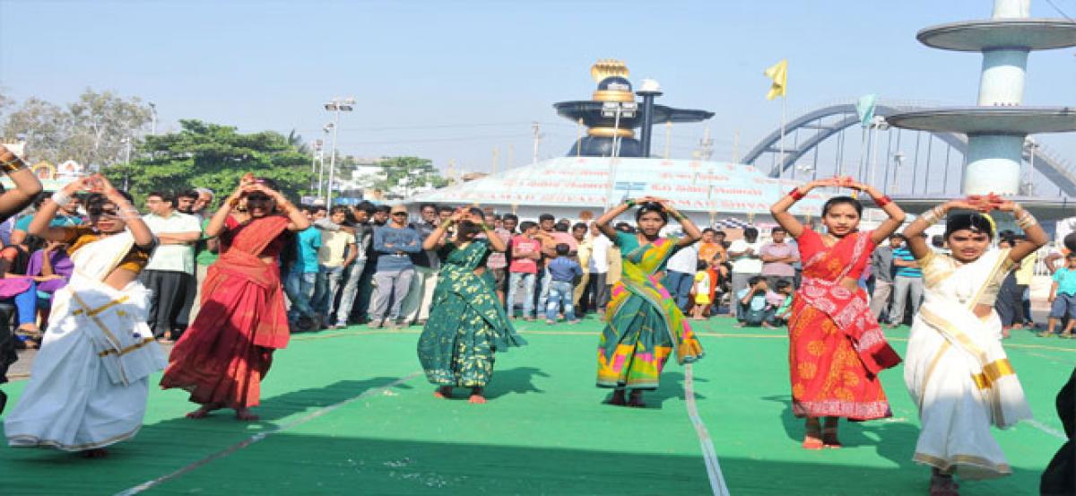 Students perform at Happy Sunday