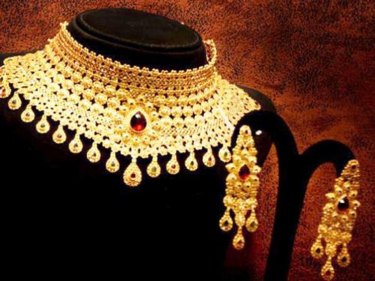 Gemstone jewellery festival at Malabar Gold