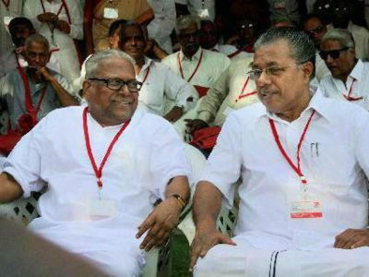 Keral CM swearing-in: Achuthanandan salutes new LDF ministry