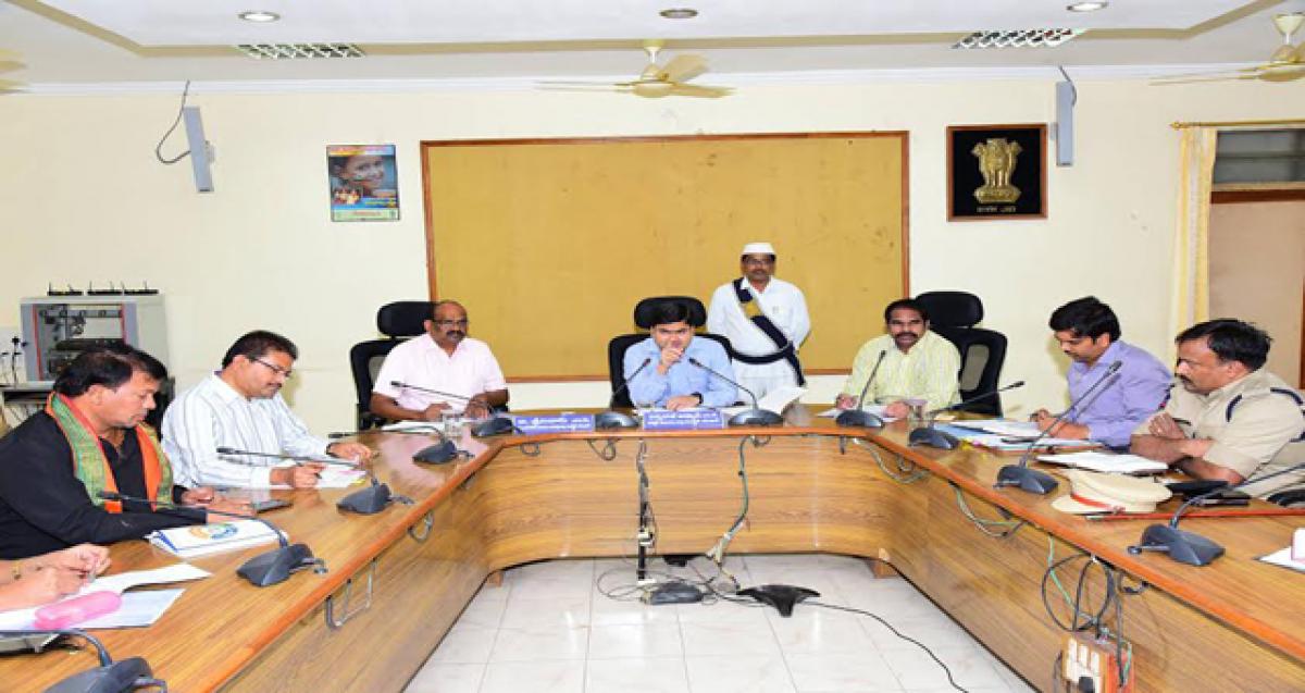 Submit report on funds requirement: Collector