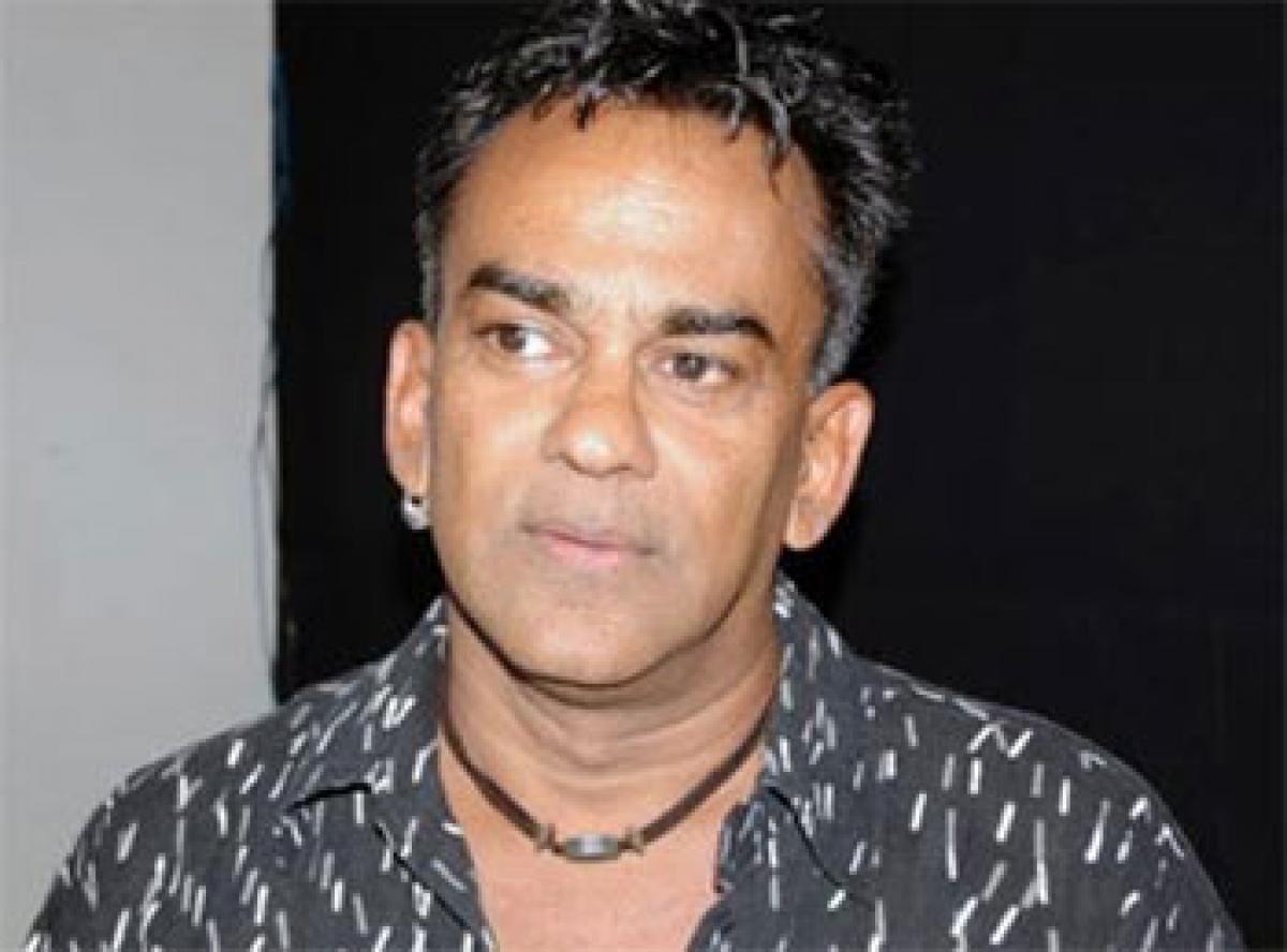 Lookout notice against Remo Fernandes