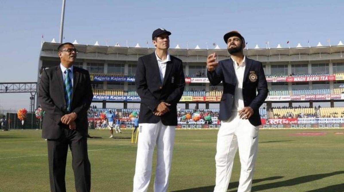 England wins the toss, opt to bat against India