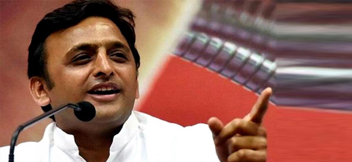 Akhilesh Yadav stirs controversy, says no martyrs from Gujarat