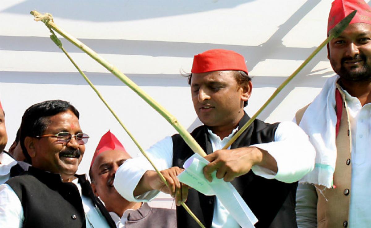 UP Elections 2017: PM Narendra Modi Might Wander Off During His Roadshows, Jibes Akhilesh Yadav