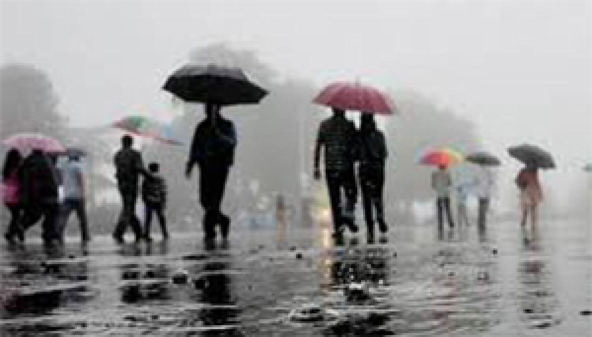 Rain relief for hot, humid Bengal