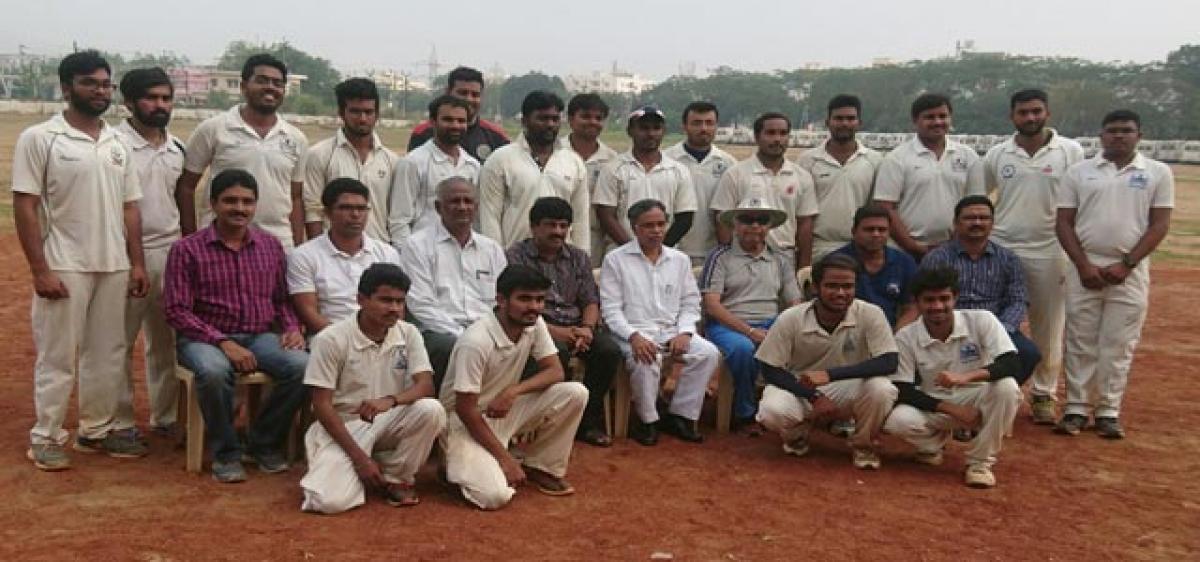 Dr NTR UHS cricket team selected