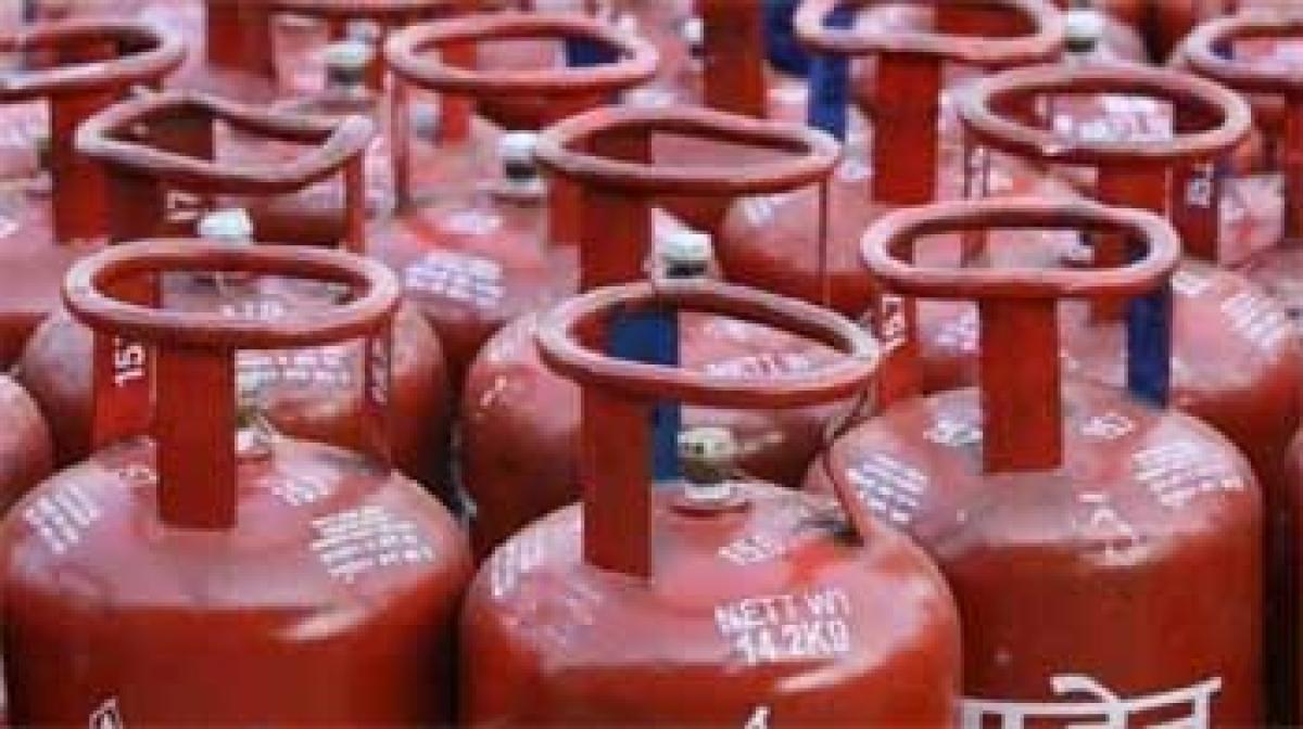 Elite should be more liberal in giving up LPG subsidy: Oil minister