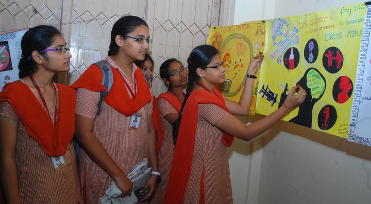 Life sciences exhibition held by student association