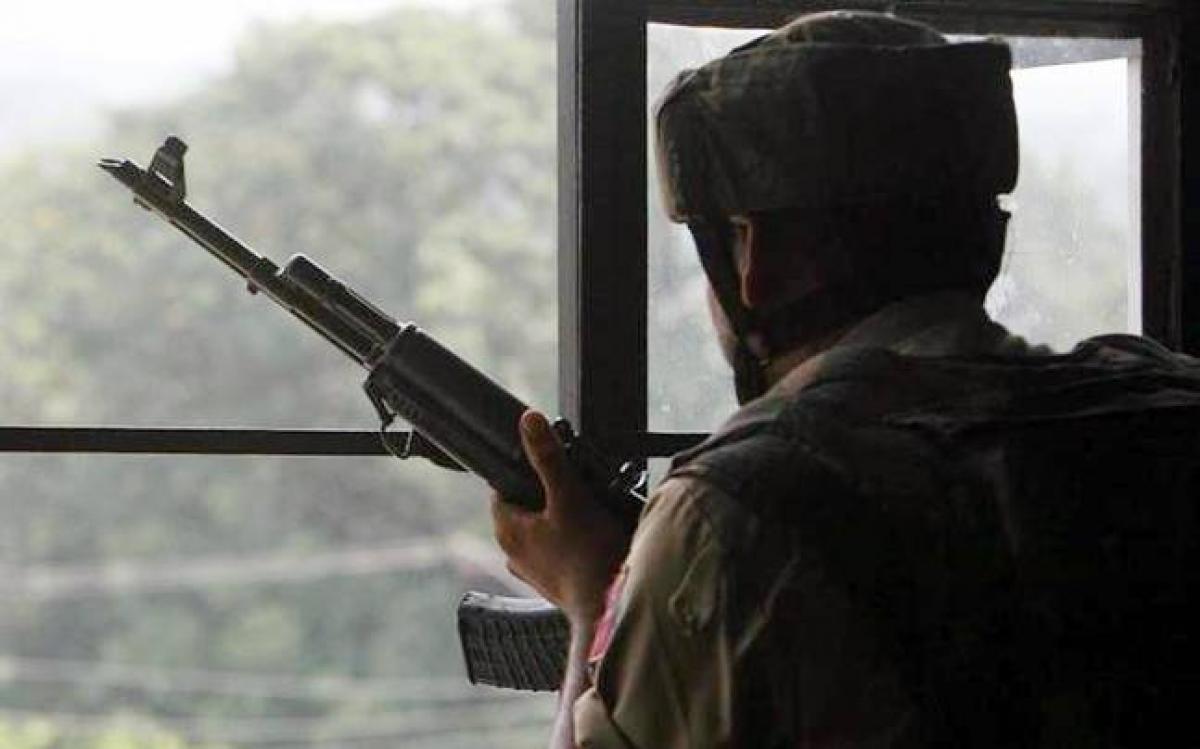 Policeman killed in gunfight with militants in Baramulla