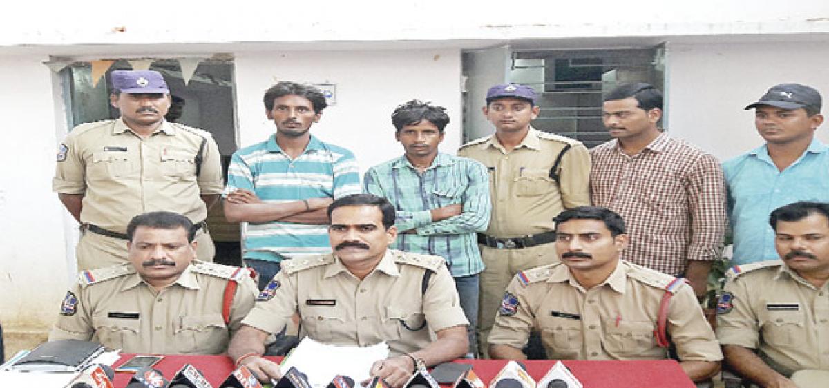 Girl set ablaze: Cops nab 2 persons