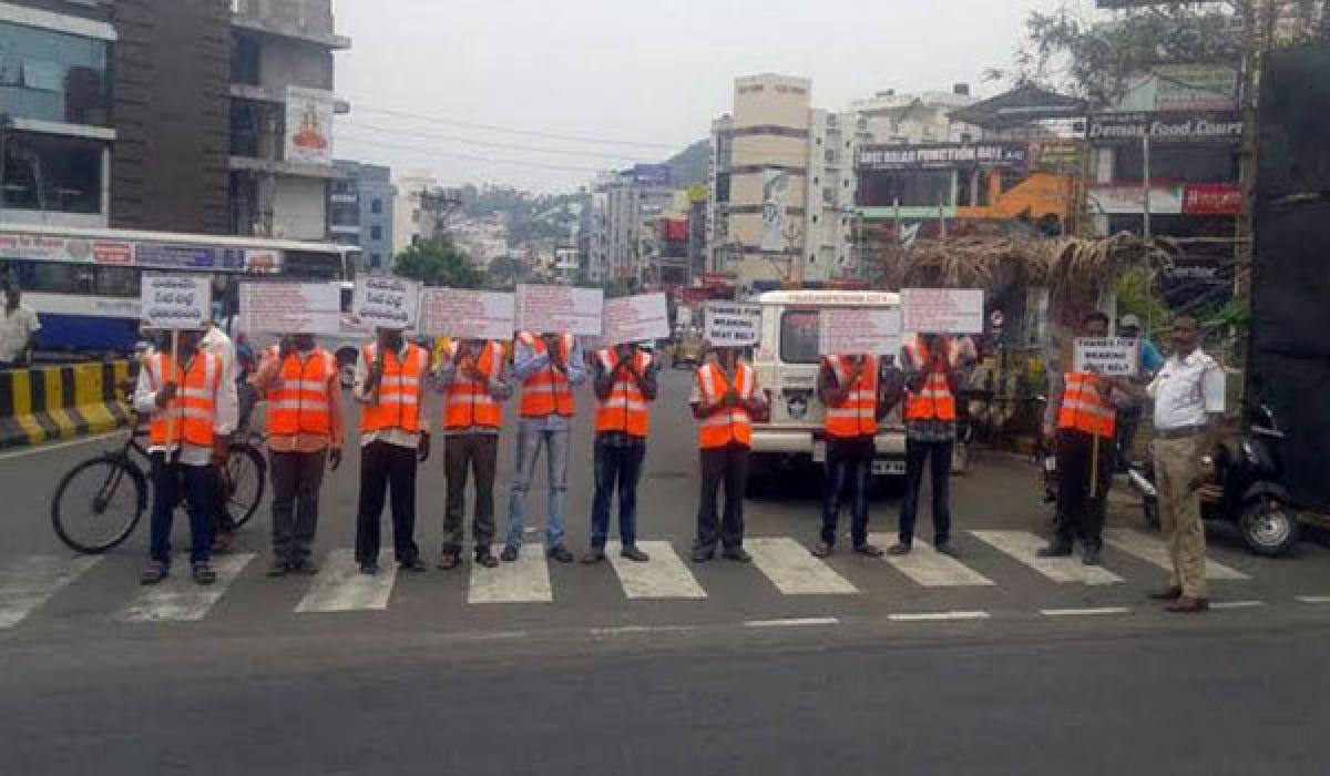 17 more tipplers put on traffic duties