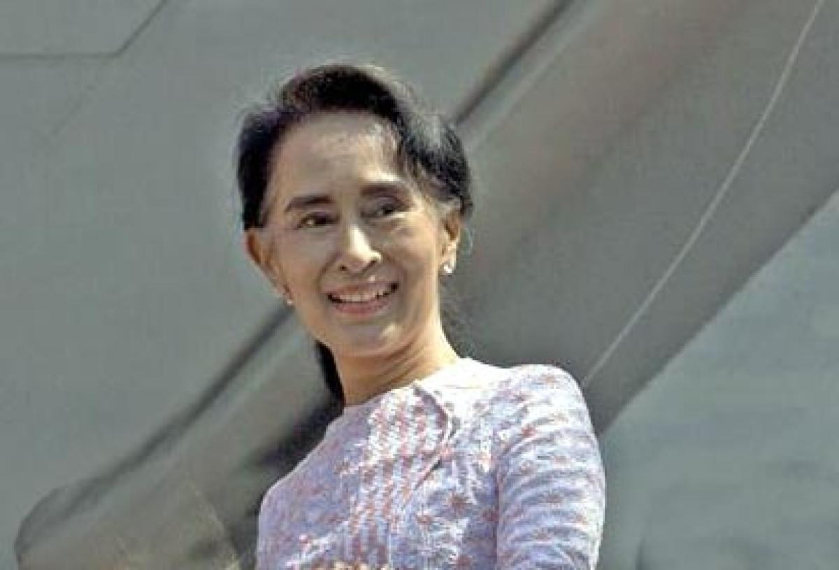 Modi calls up to congratulate Suu Kyi