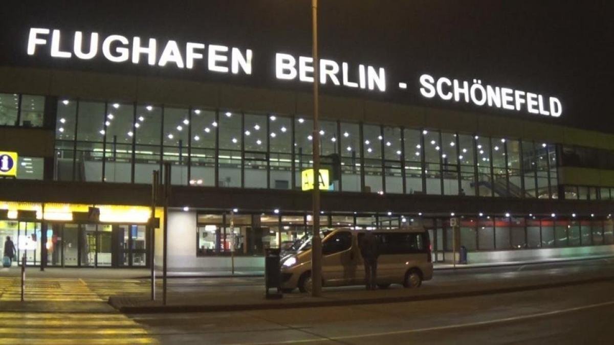 Berlin airport terminal evacuated after suspected tear gas outbreak